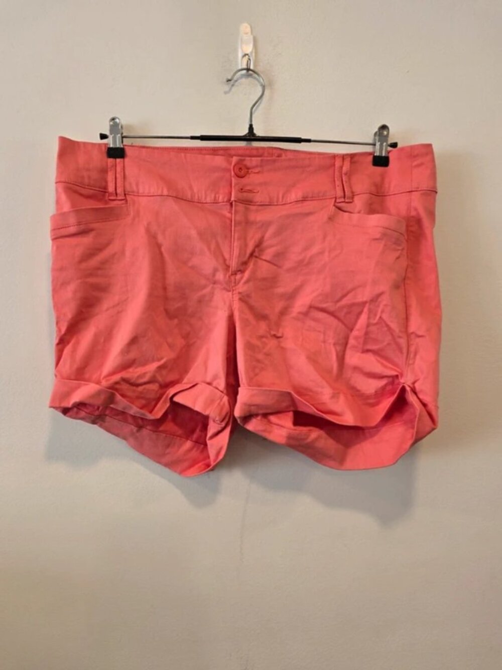 Torrid size 2 coral shorts